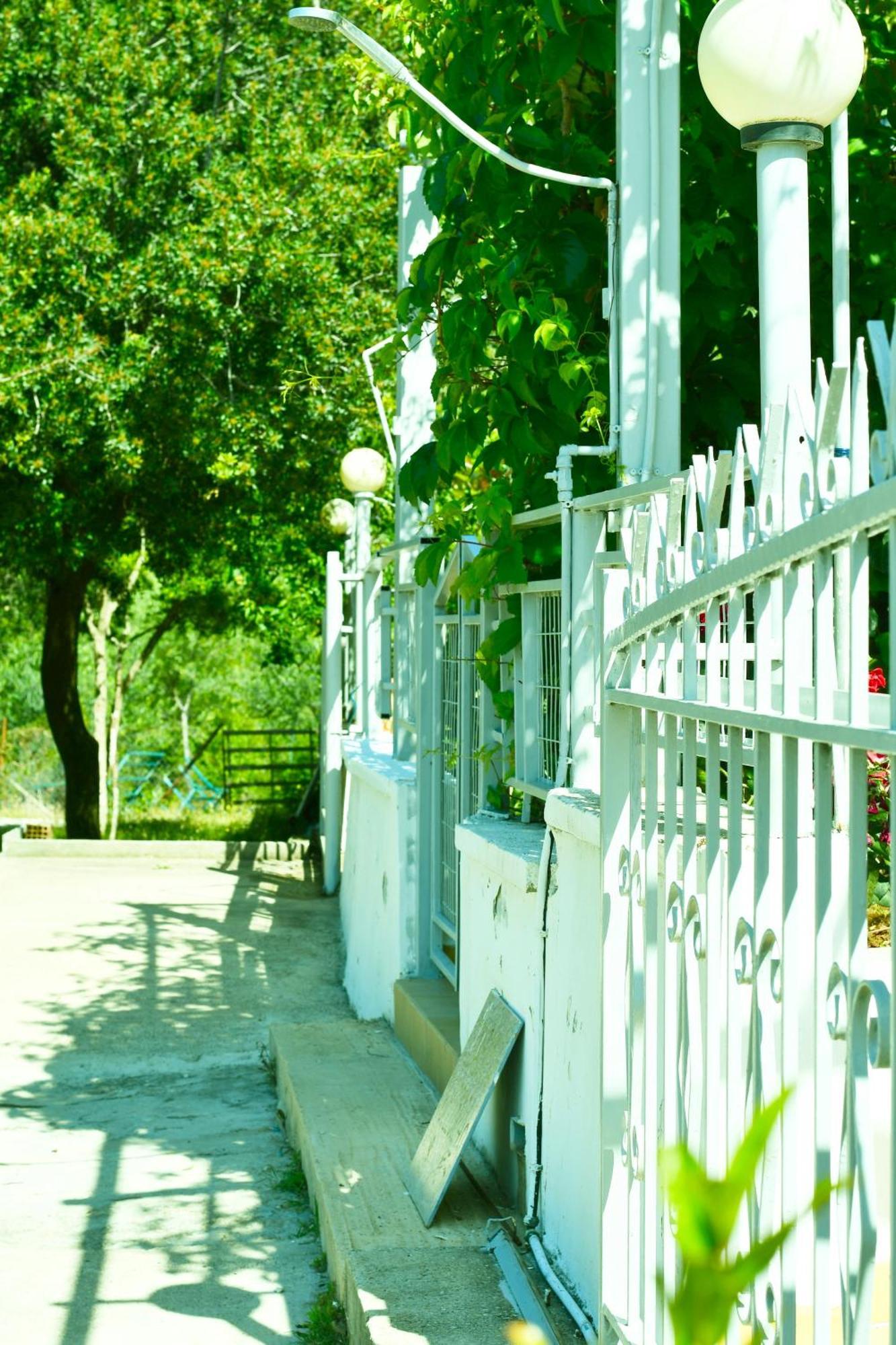 Garden Rooms Химара Экстерьер фото
