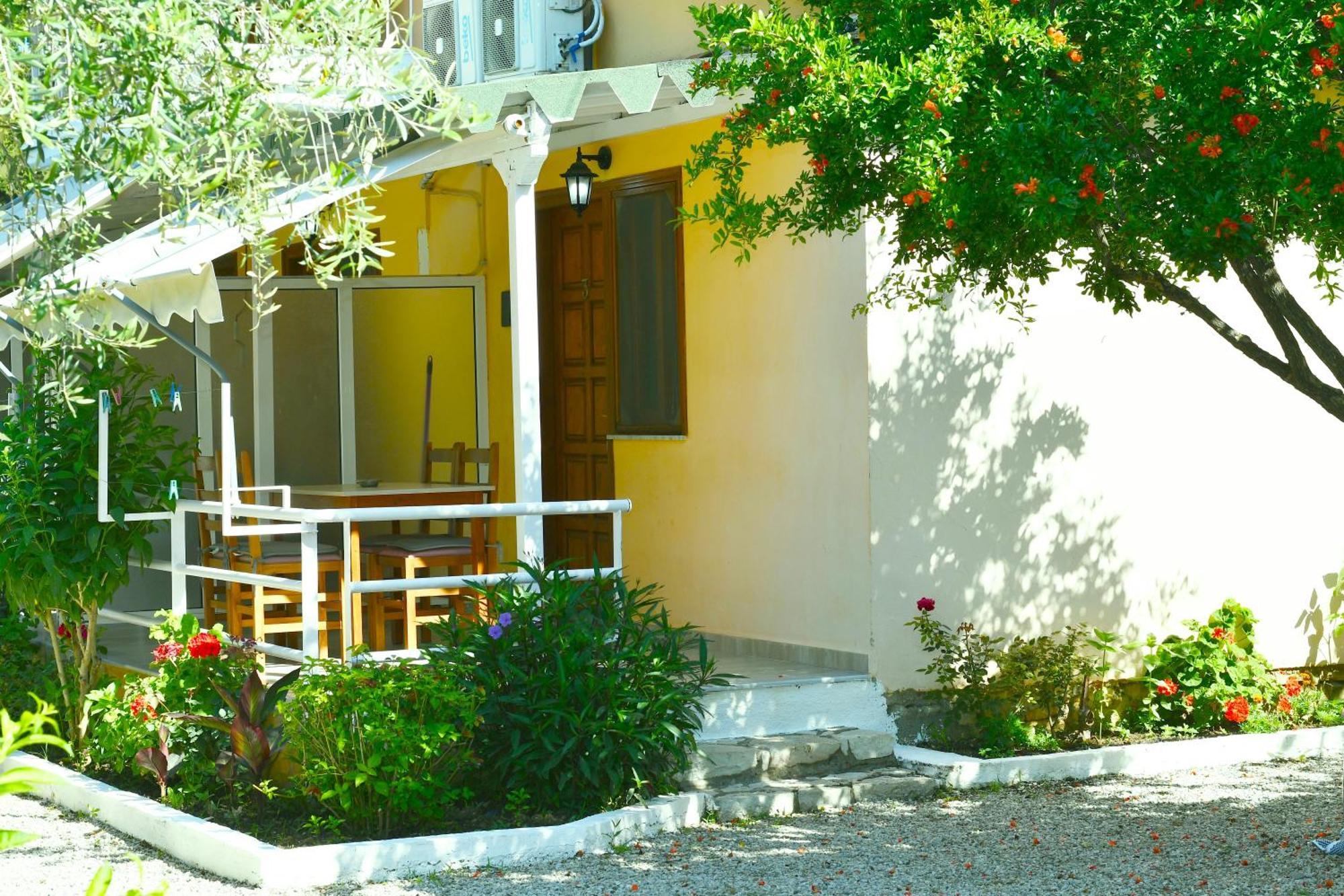 Garden Rooms Химара Экстерьер фото